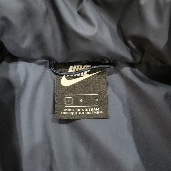 Nike Coat - Picture 4 of 4